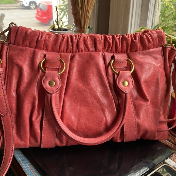 Miu Miu Vitello Lux Rosa Crossbody - Picture 16 of 17